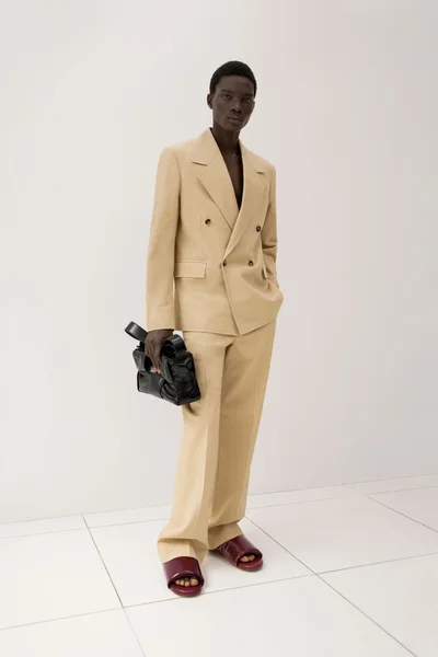 Look 18